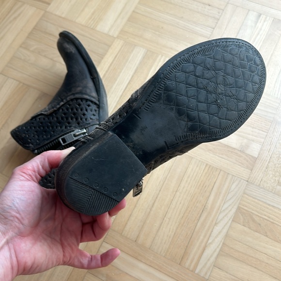 PRICE DROP!!! Black ankle boot with mesh detail - Picture 3 of 6